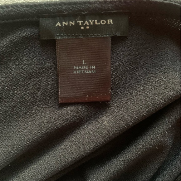 Ann Taylor Sleeveless Black Blouse Top Size L Stretch Knit Draped Neckline - Picture 3 of 3